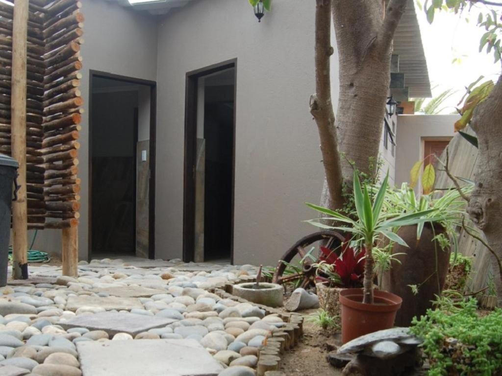 Swakopmund Backpackers Hostel Bagian luar foto