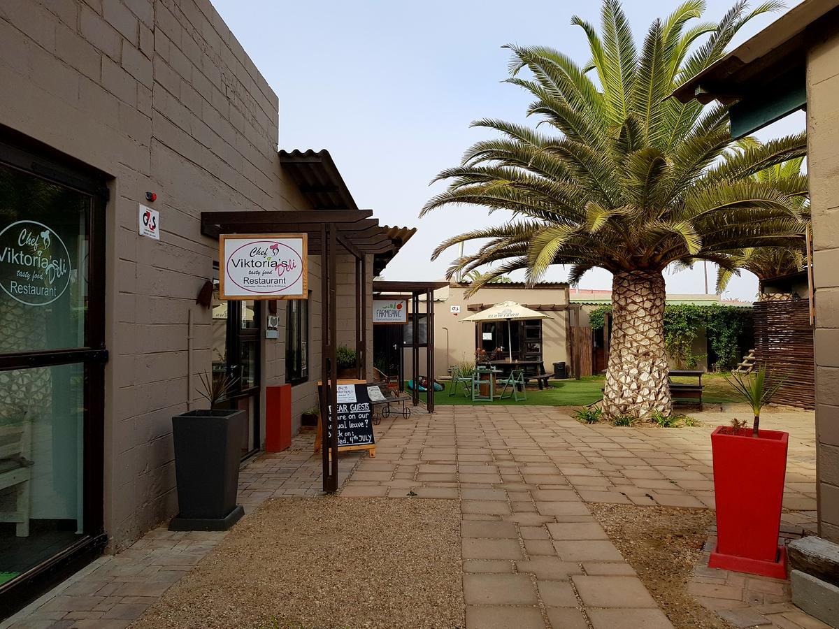 Swakopmund Backpackers Hostel Bagian luar foto